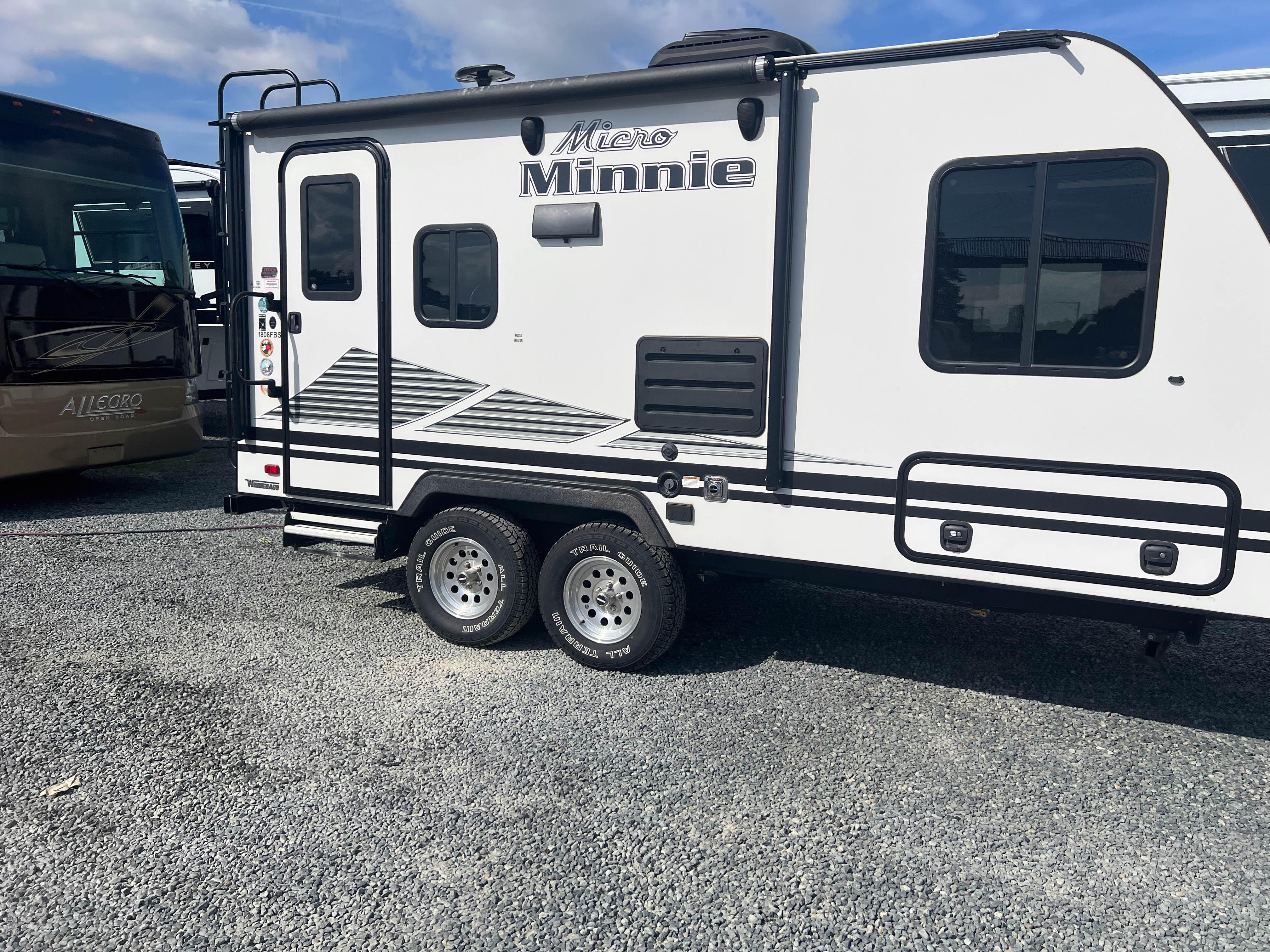 2020 Winnebago Micro Minnie 1808FBS - Image 6
