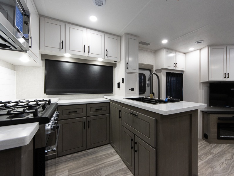 2025 Jayco Seismic Luxury Series 4113 - Image 12