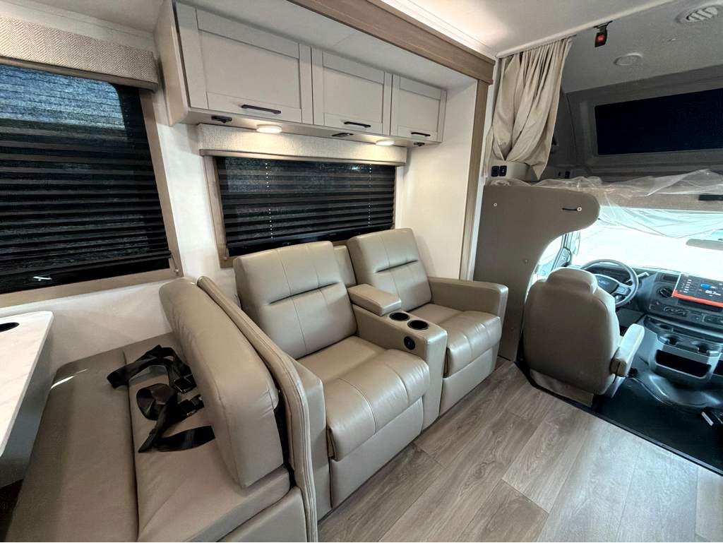 2027 ENTEGRA COACH ODYSSEY 29V - Image 17