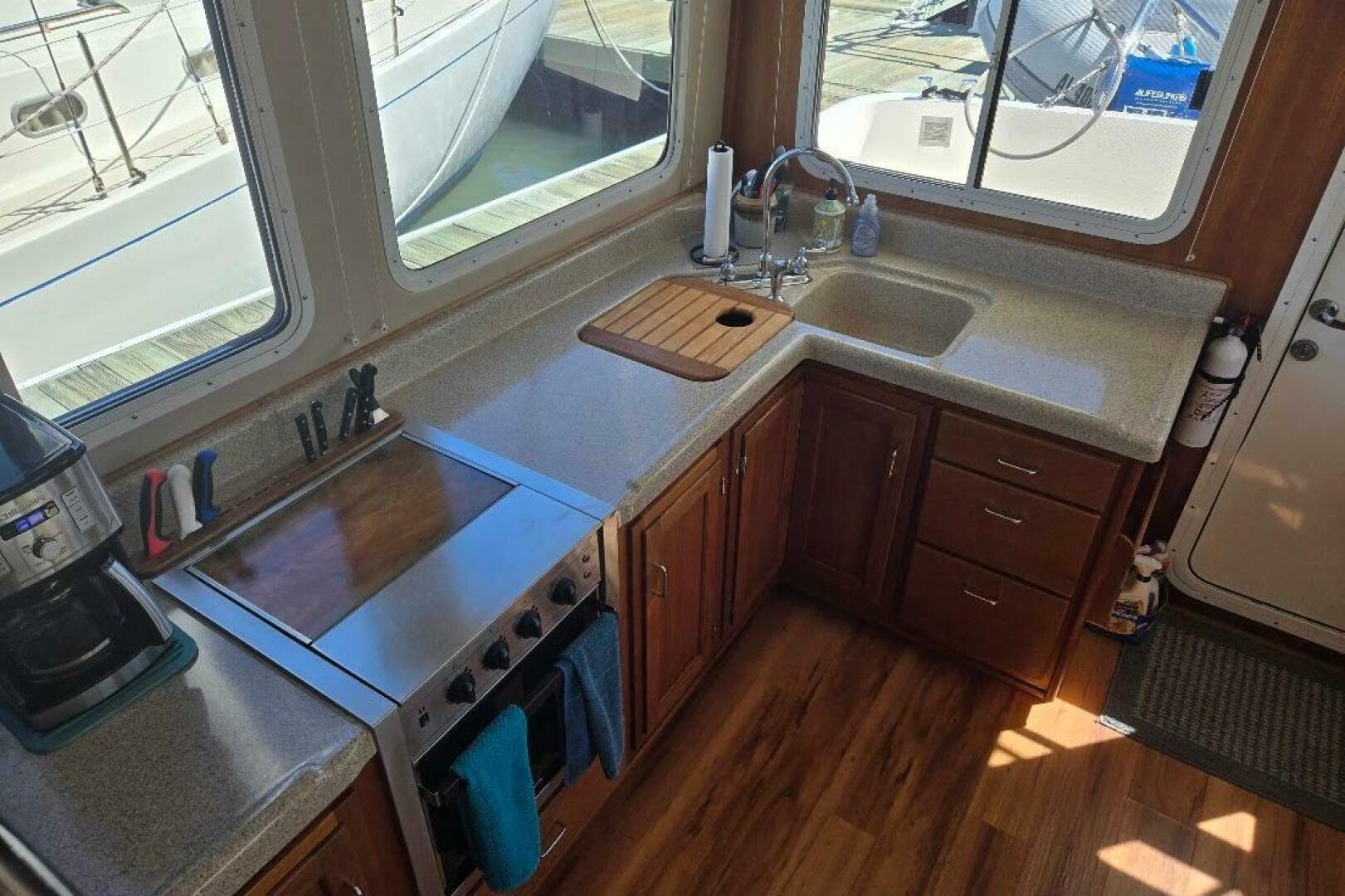 2005 American Tug 34 Pilothouse - Image 5