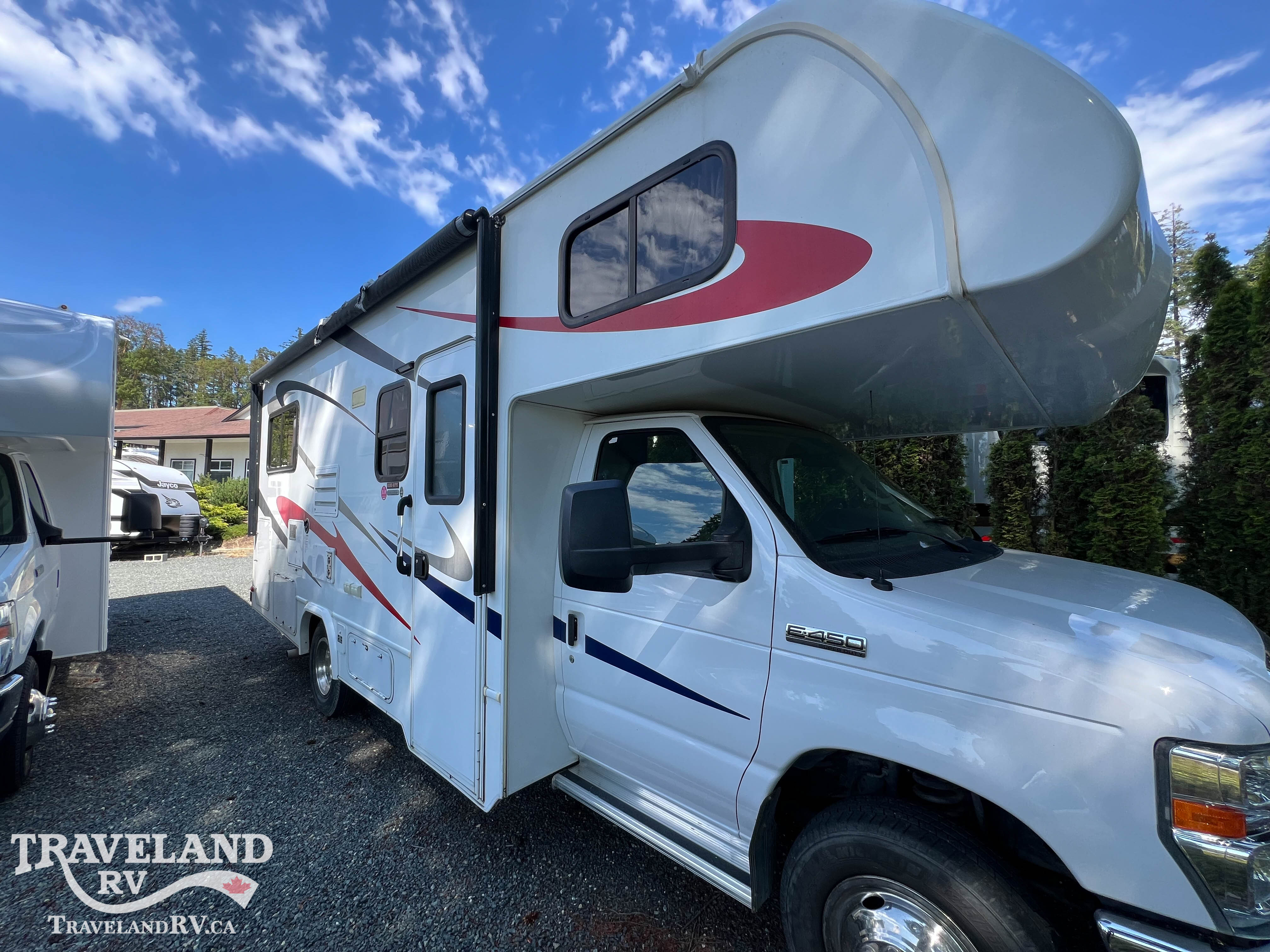 2016 Forest River SUNSEEKER 229OCD - Image 1