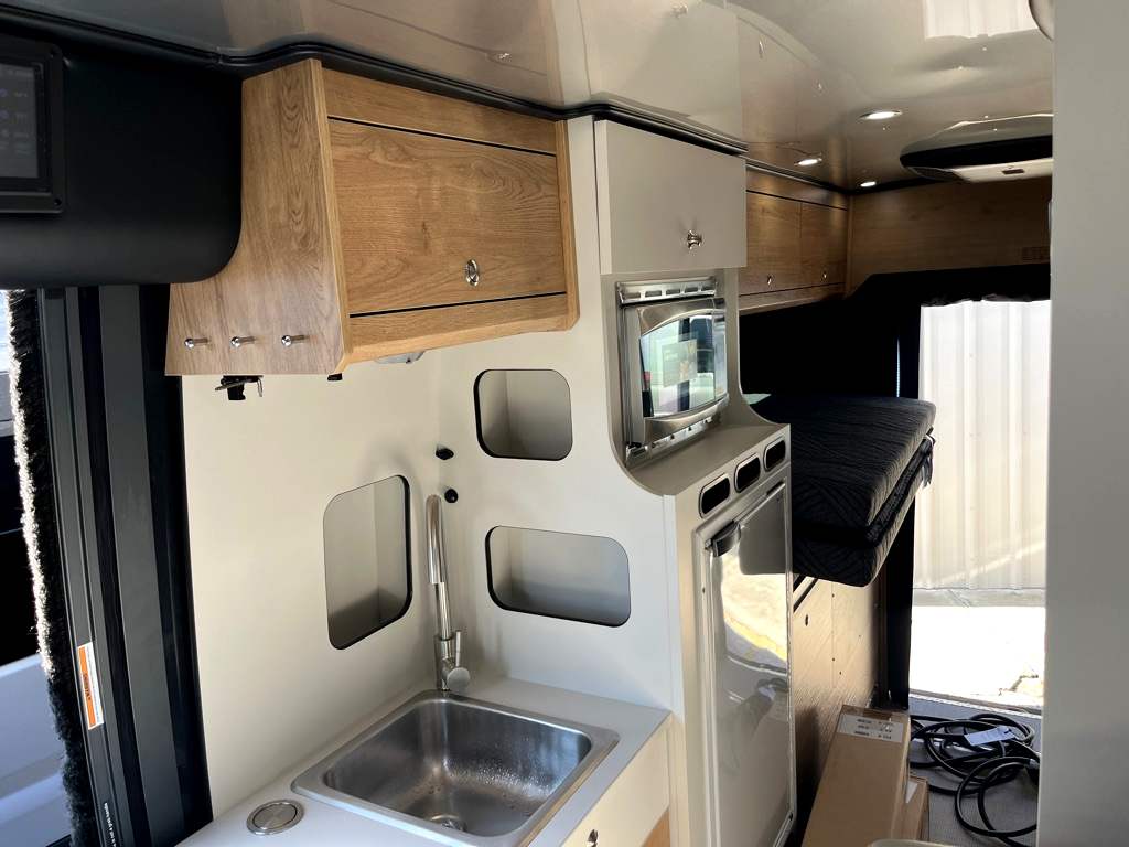 2026 AIRSTREAM RANGELINE - Image 18