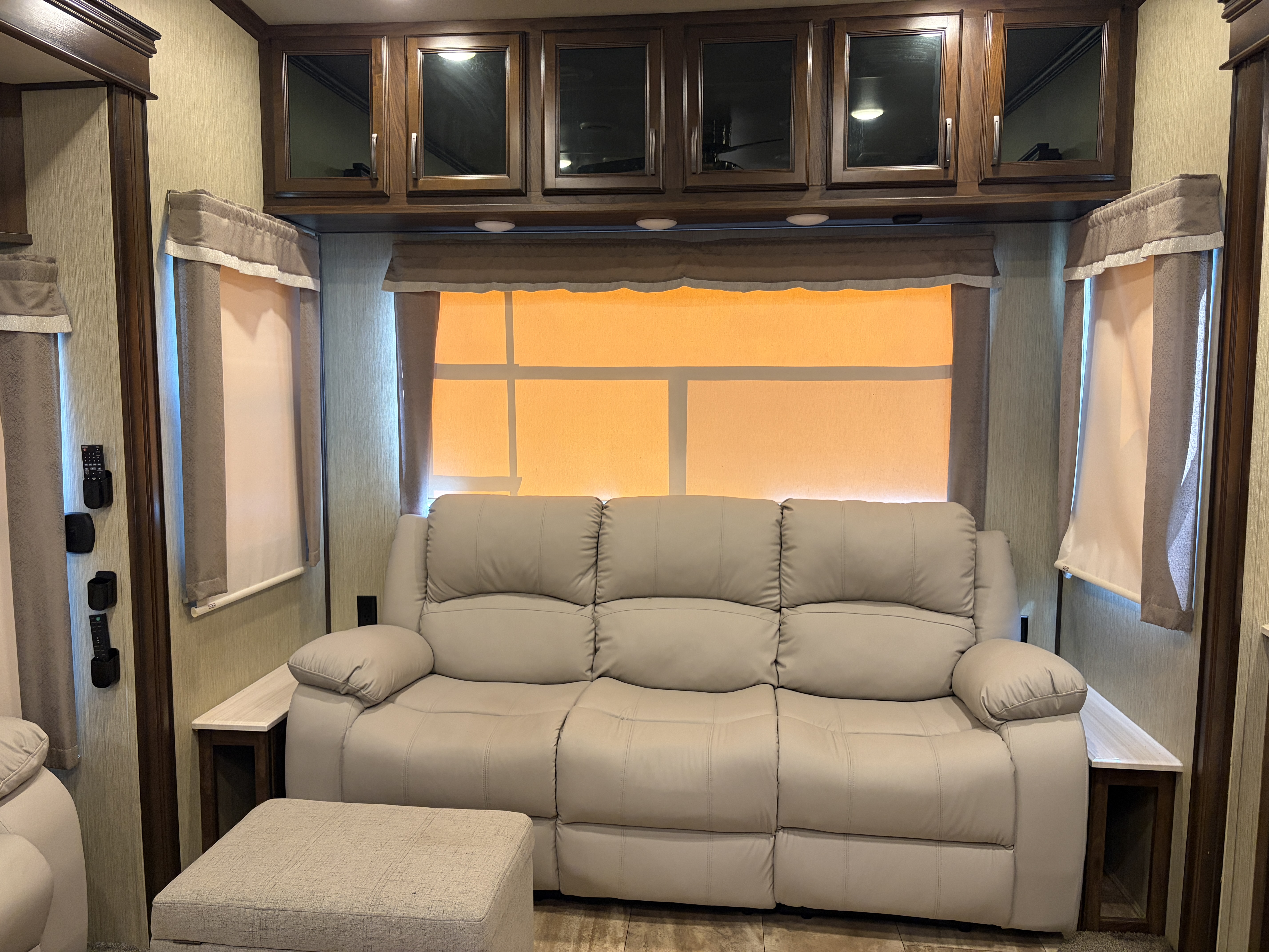 2018 Palomino Columbus Compass 377MBC - Image 8