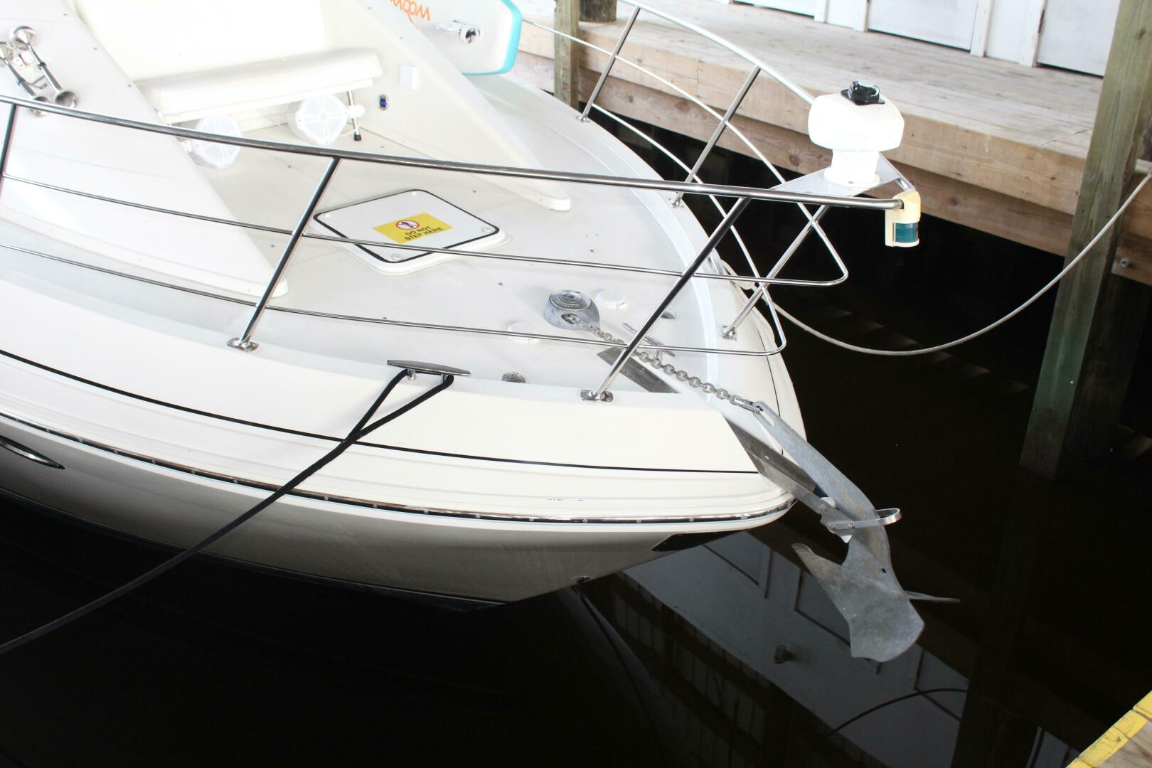 2004 Carver 360 Mariner - Image 30