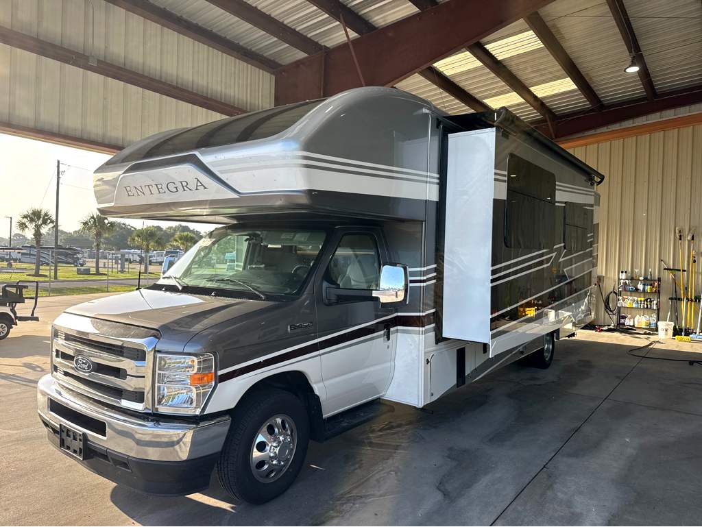 2027 ENTEGRA COACH ODYSSEY 30Z - Image 3