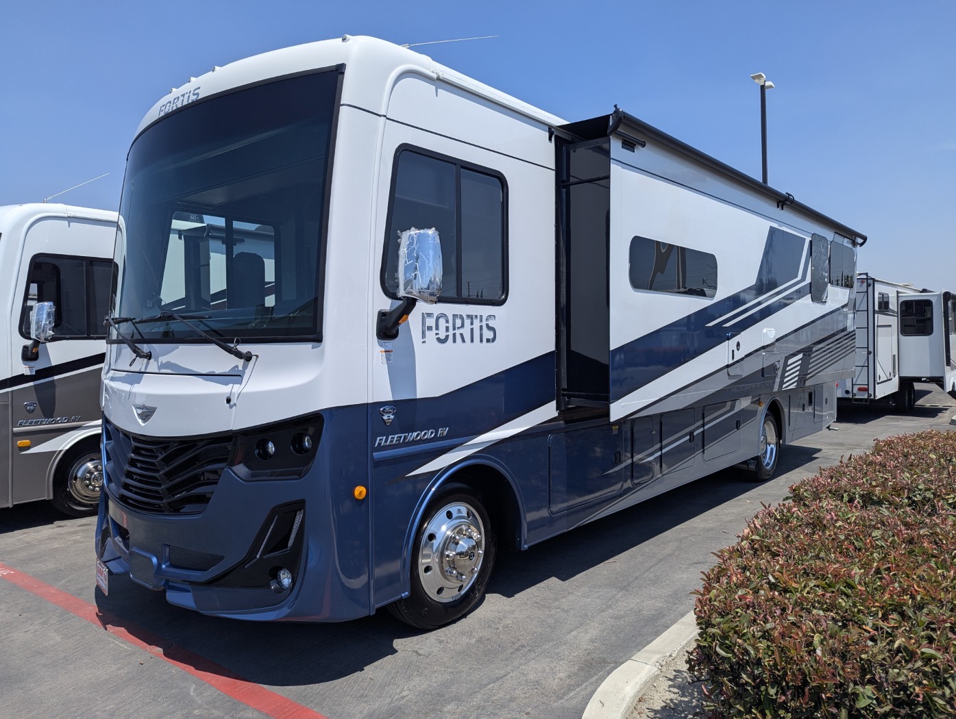 2026 Fleetwood Fortis 32RW - Image 3