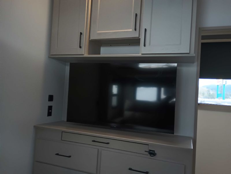 2025 Grand Design Solitude 388MBS - Image 14