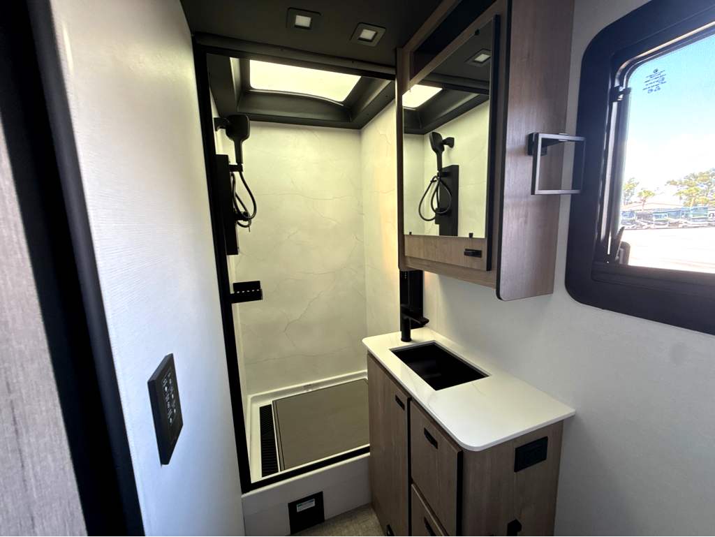 2027 GRAND DESIGN LINEAGE SERIES F 31ZW - Image 29