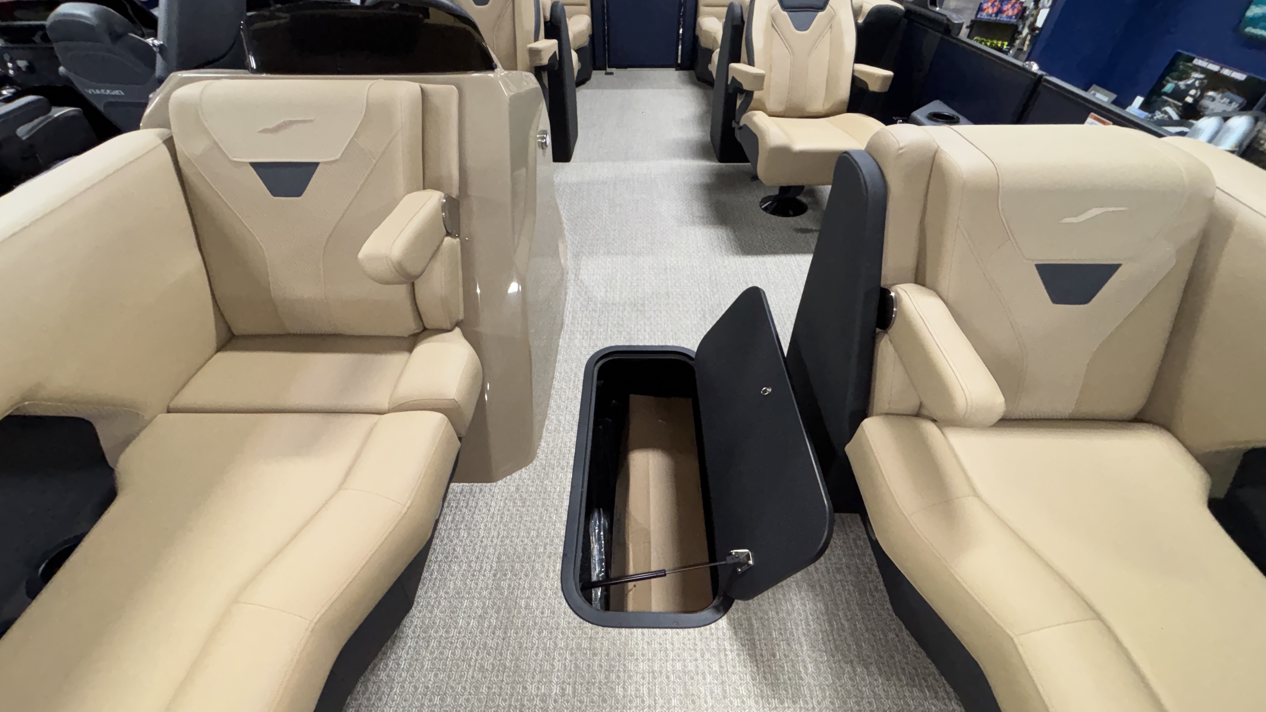 2026 Evotti 525 Quad Lounge - Image 35