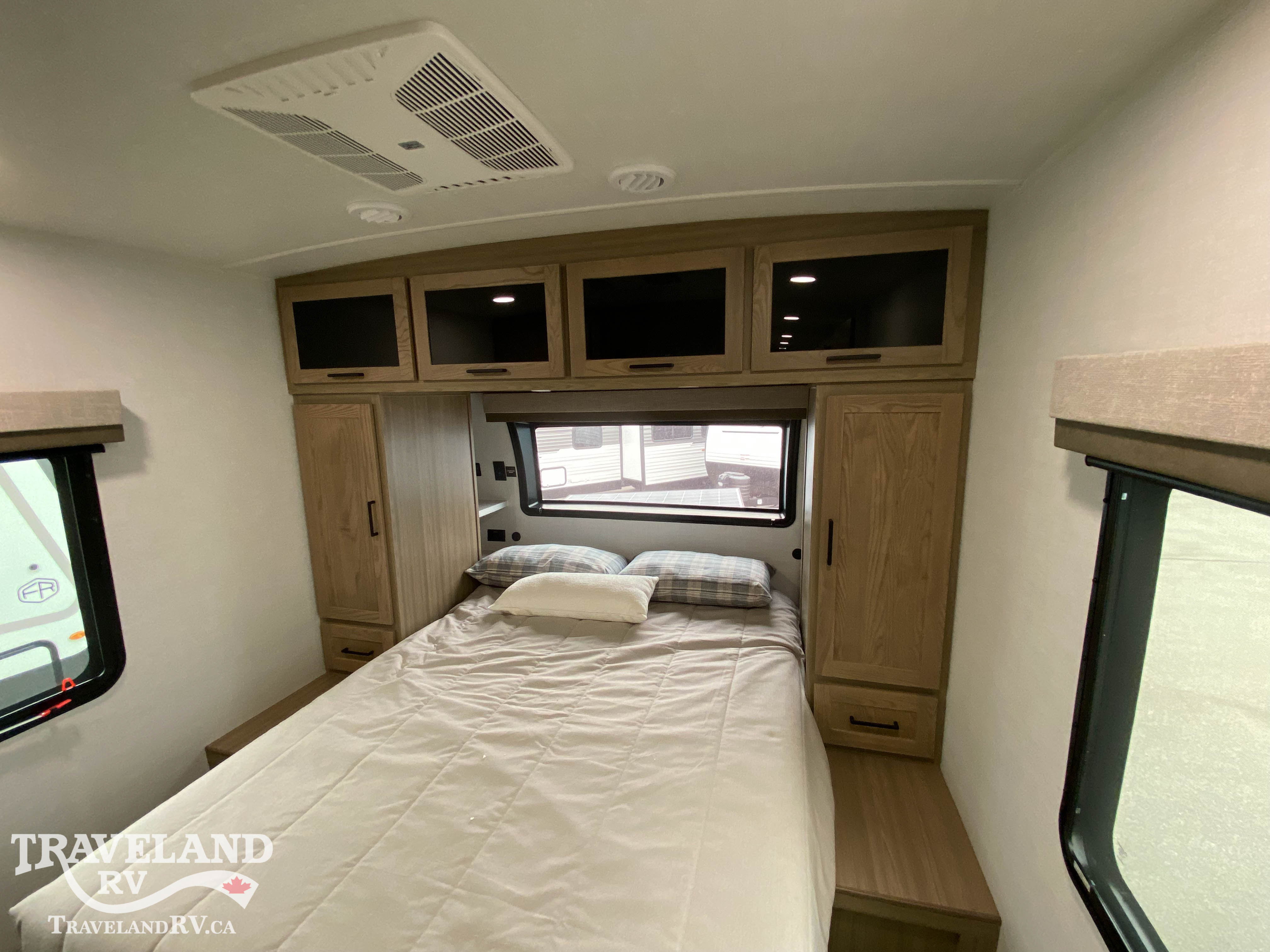 2027 Forest River Rockwood Ultra Lite 2916RL - Image 20