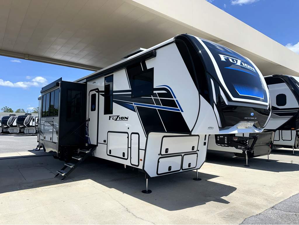 2025 Keystone FUZION 419 - Image 1