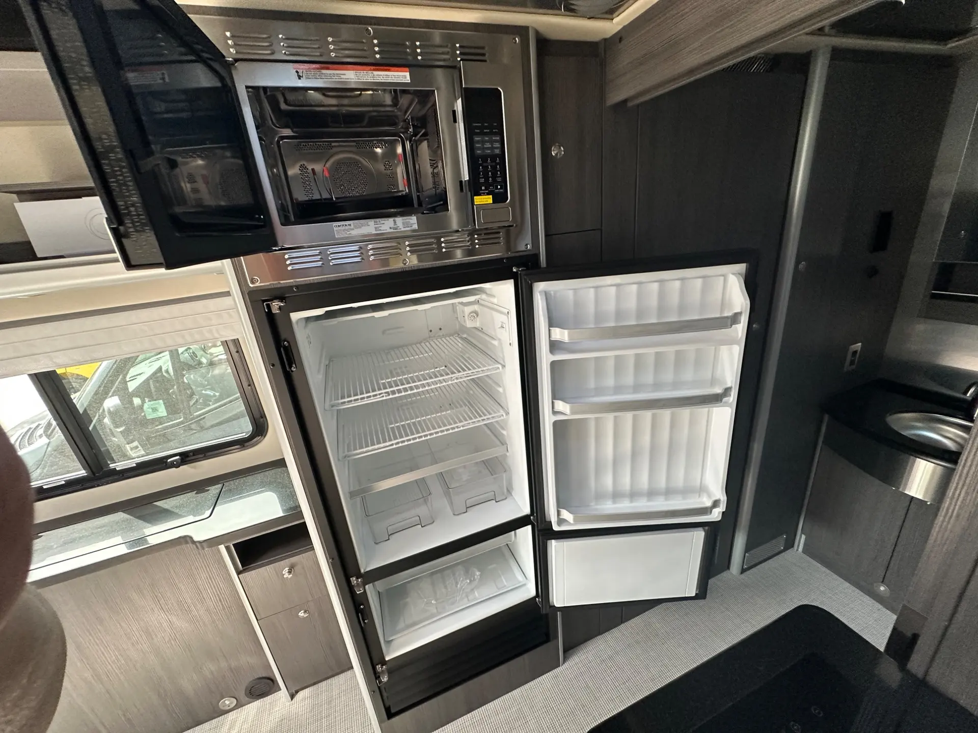2026 Airstream Atlas - Image 21