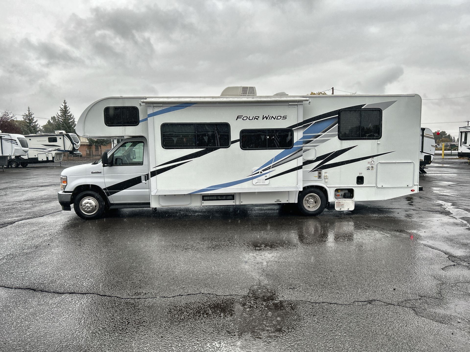 2025 Thor Motor Coach Four Winds 28Z - Image 12