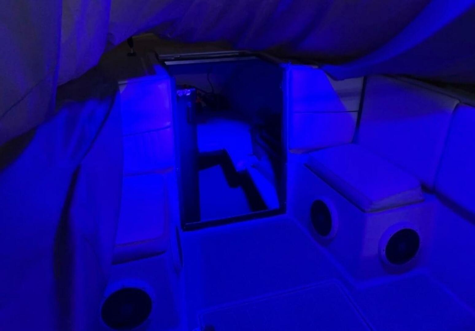 1990 Wellcraft 302 Scarab - Image 33