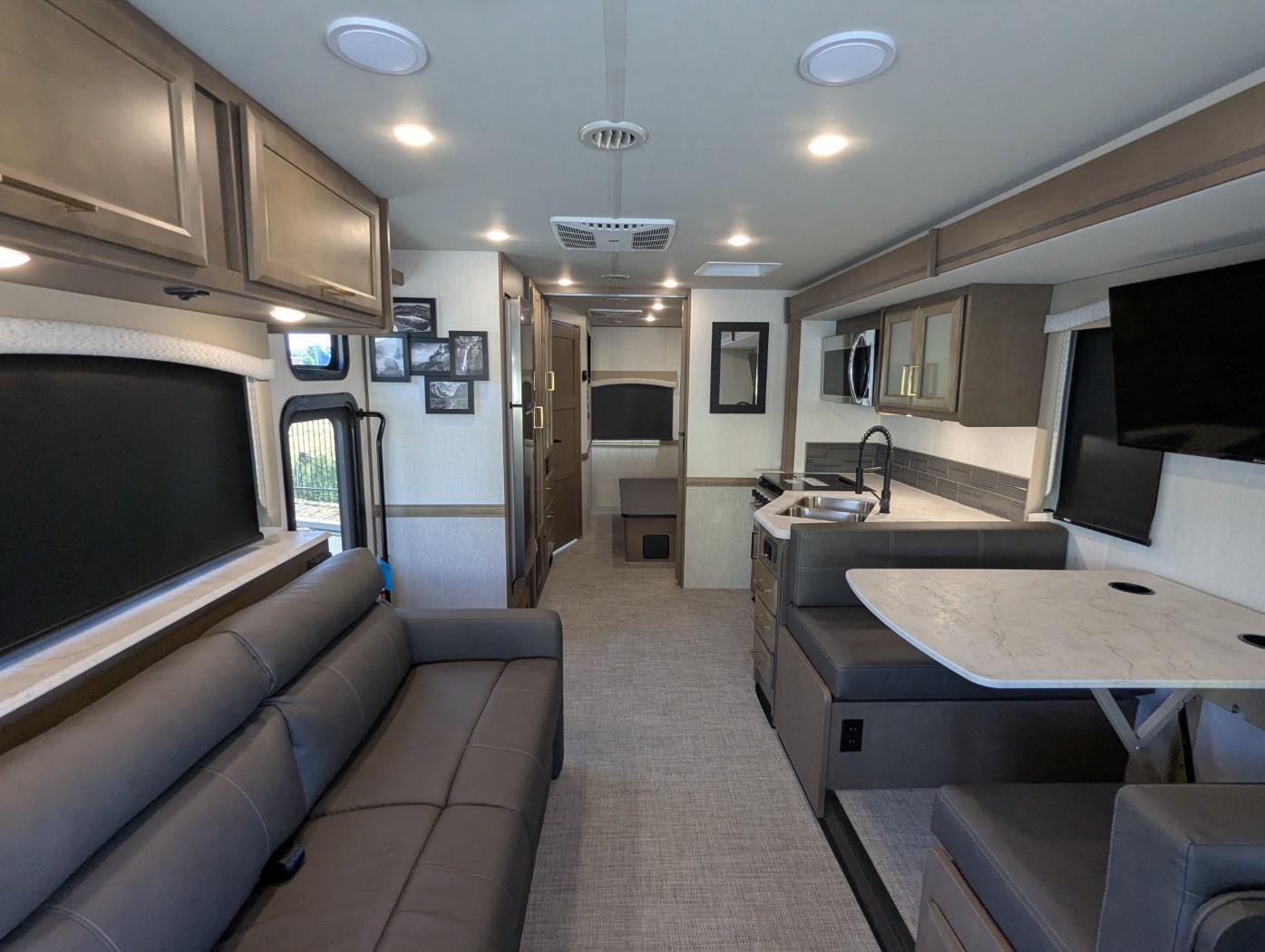 2026 Fleetwood Flair 28A - Image 12
