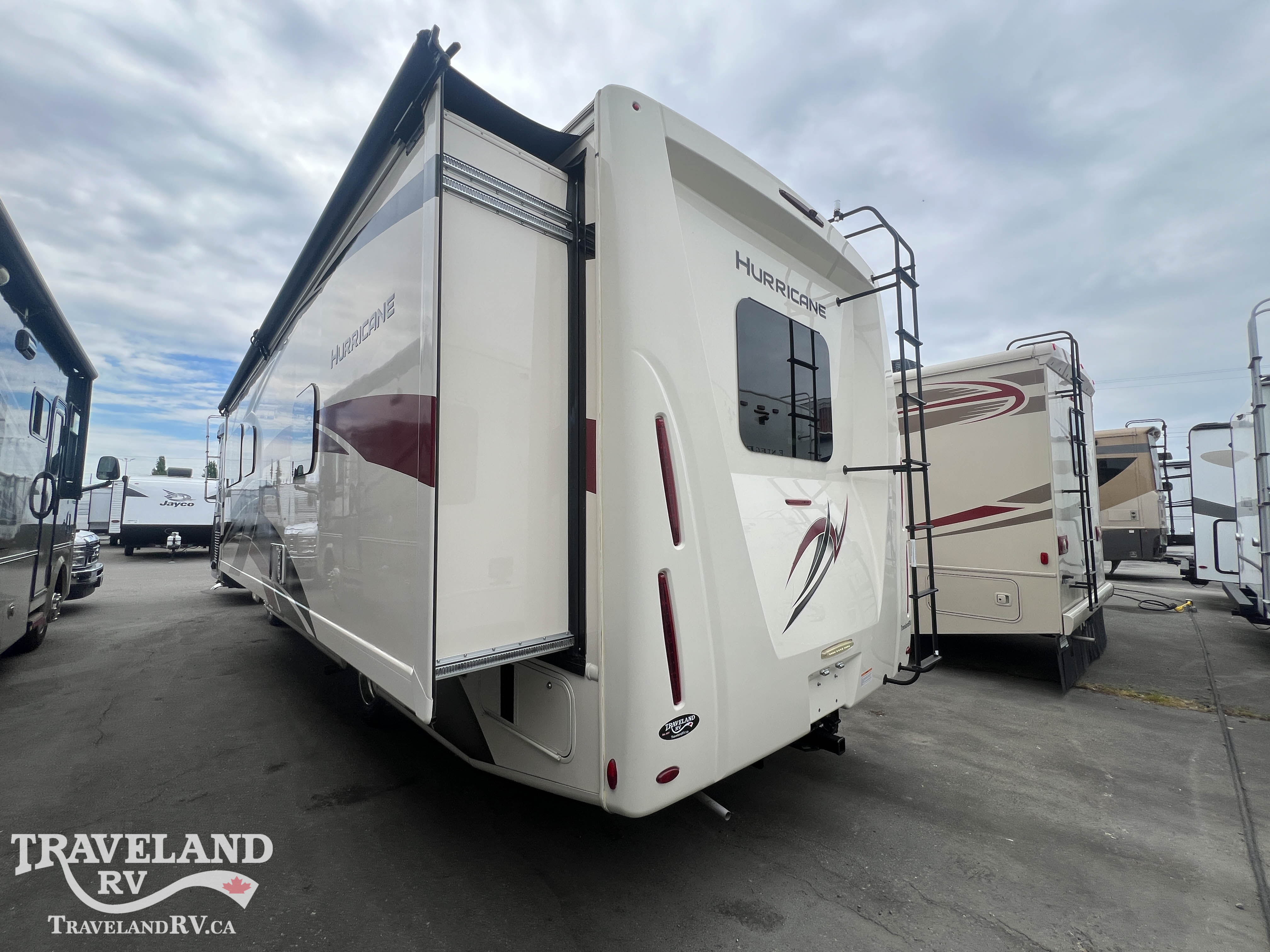 2022 Thor Motor Coach Hurricane 29M - Image 7