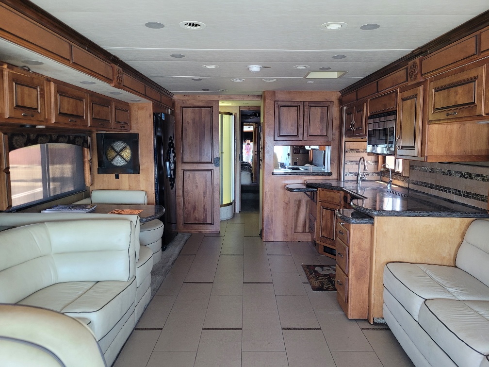 2012 Monaco RV Knight 40PDQ - Image 8