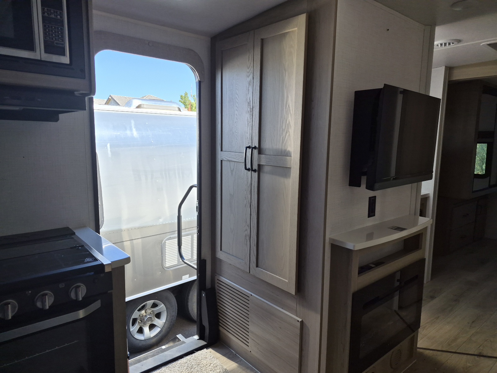 2025 Forest River Rockwood Mini Lite 2516S - Image 6