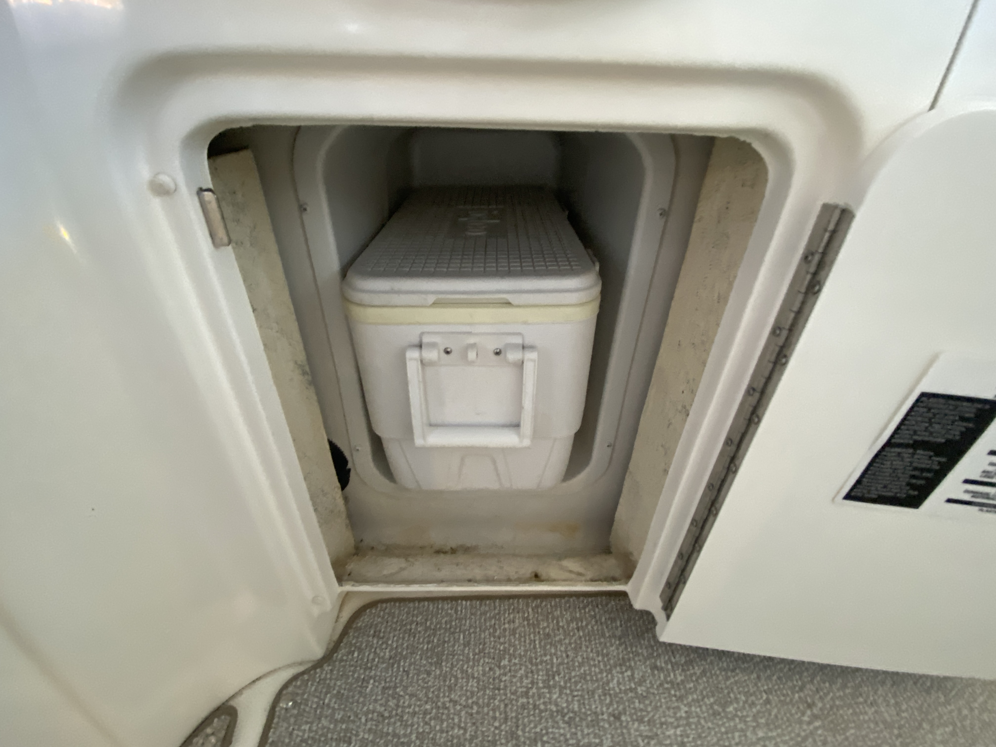 2006 Sea Ray 38 Sundancer - Image 15