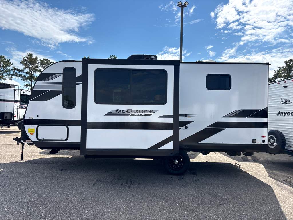 2026 JAYCO JAY FEATHER AIR 19MBS - Image 4
