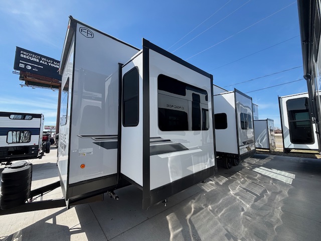 2026 CHEROKEE CASCADE 39DKBL - Image 3