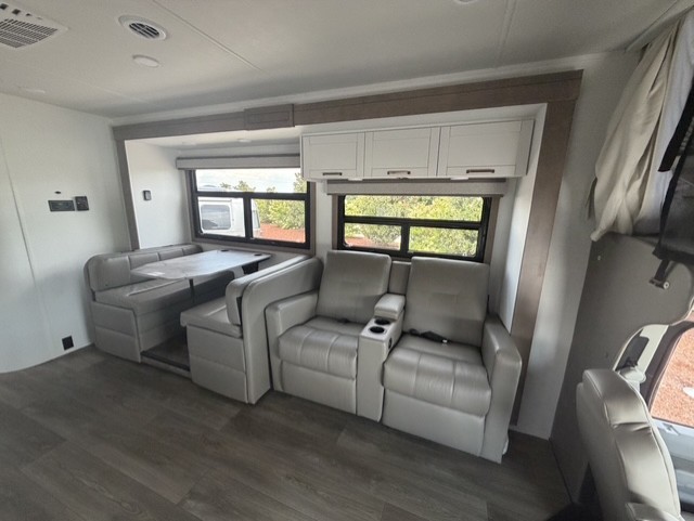 2027 JAYCO GREYHAWK 29MV - Image 10