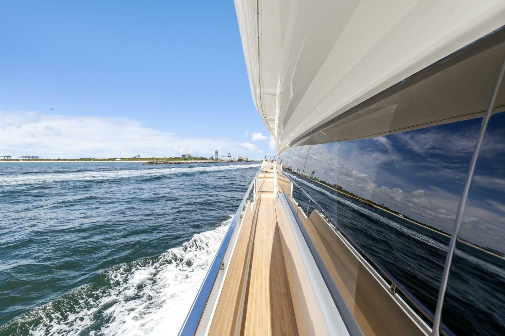 2021 Ferretti Yachts 850 - Image 14