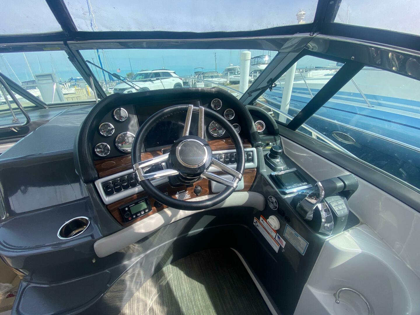 2018 Four Winns 355 Vista - Image 12