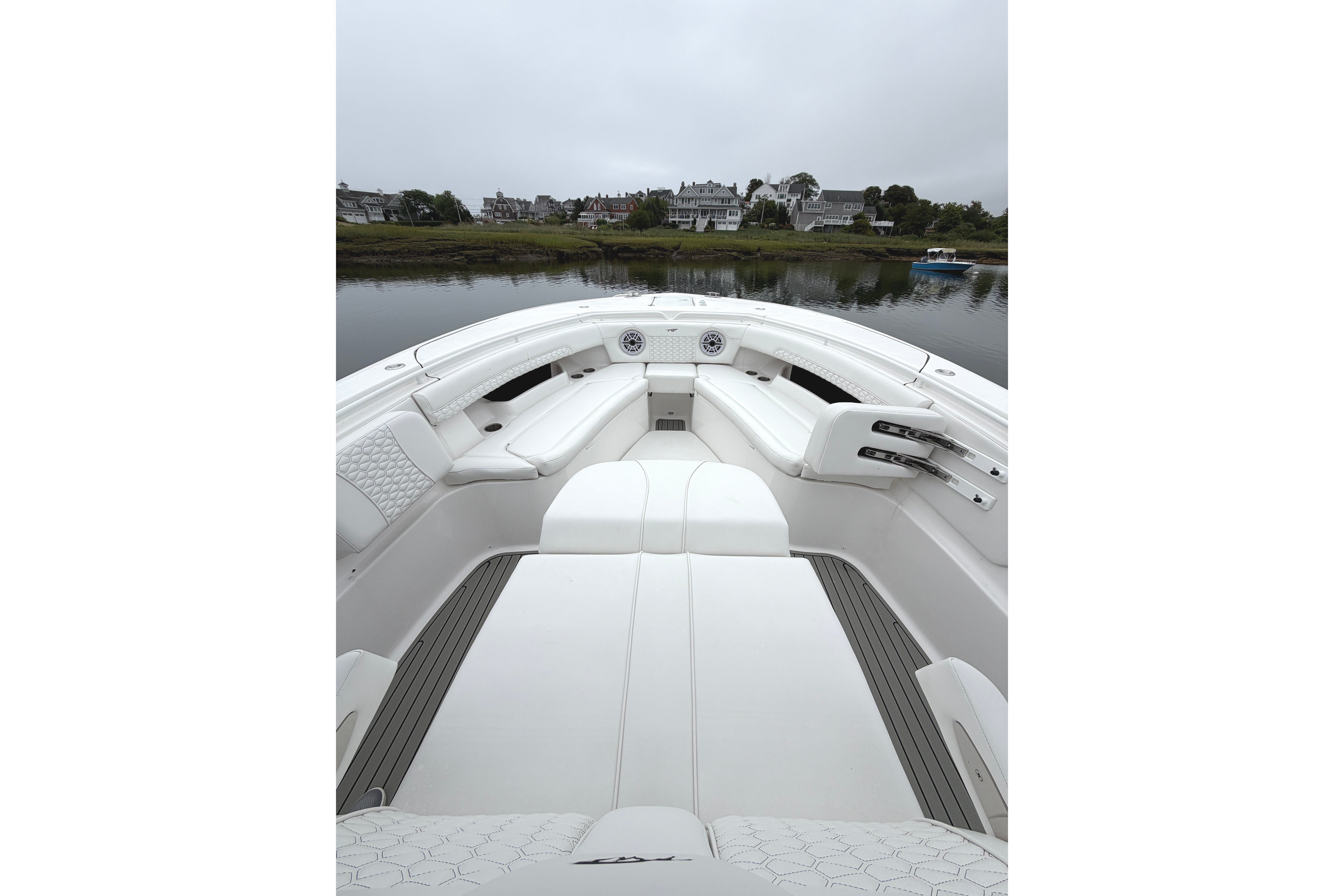 2026 Tidewater 320 CC Adventure - Image 11