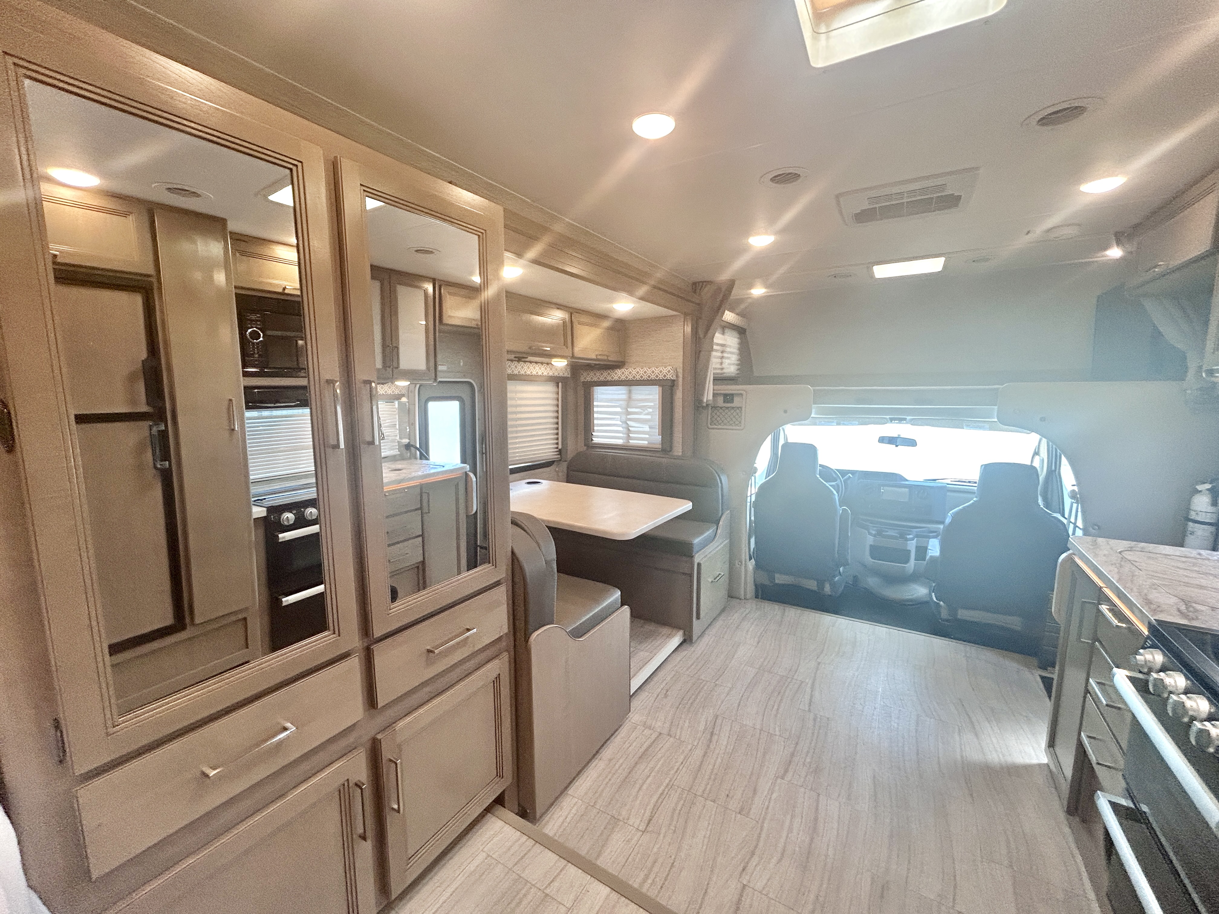 2022 Thor Motor Coach Coleman 24CM - Image 14