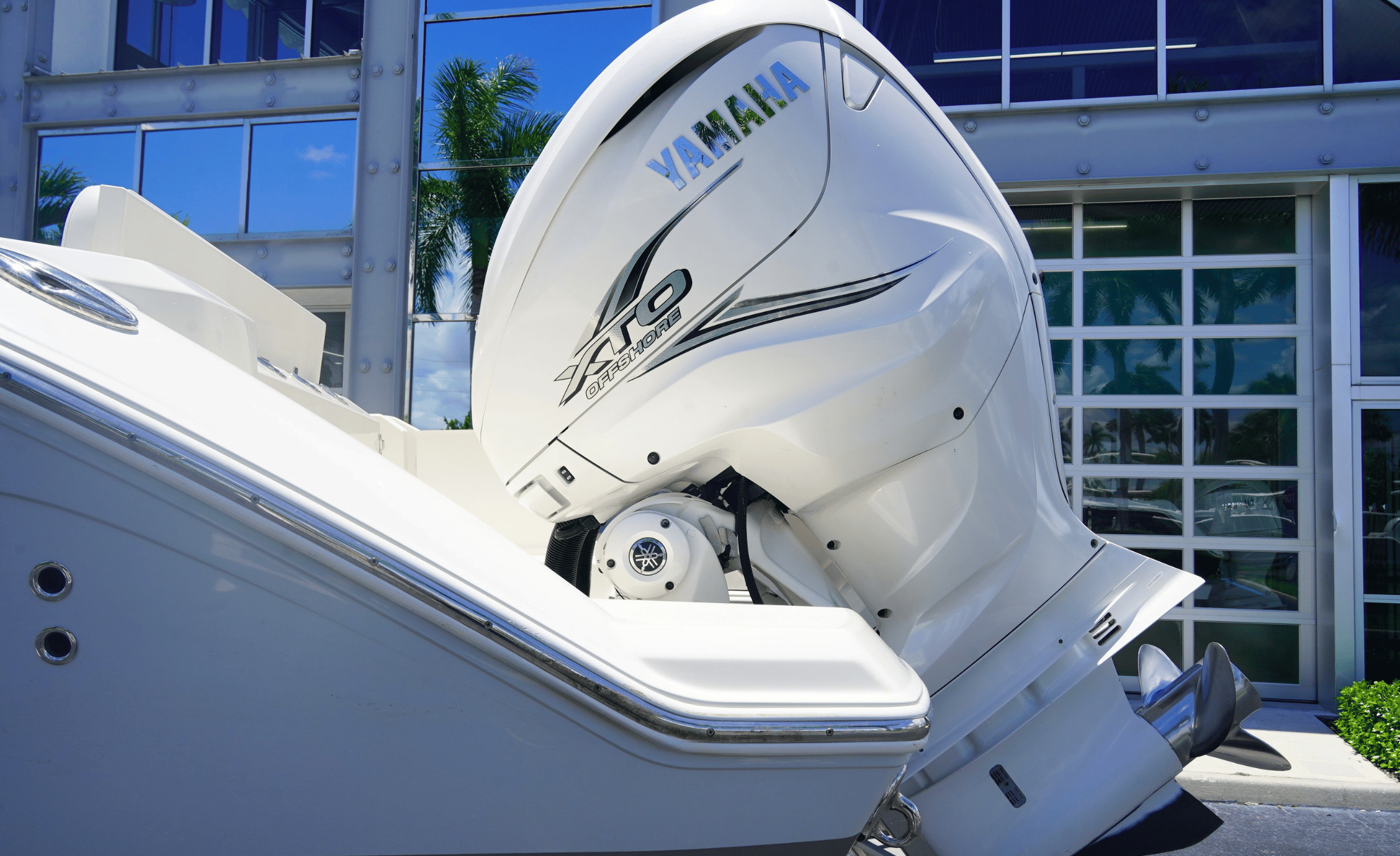 2021 COBIA 330DC - Image 4