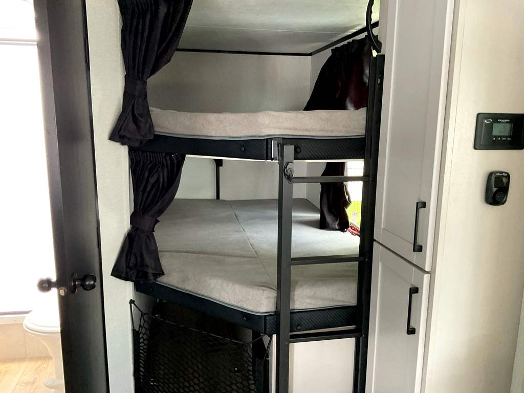 2026 JAYCO Jay Feather 29 BHB - Image 24
