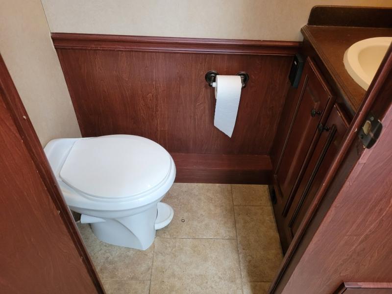 2013 Forest River Berkshire 390FL - Image 14