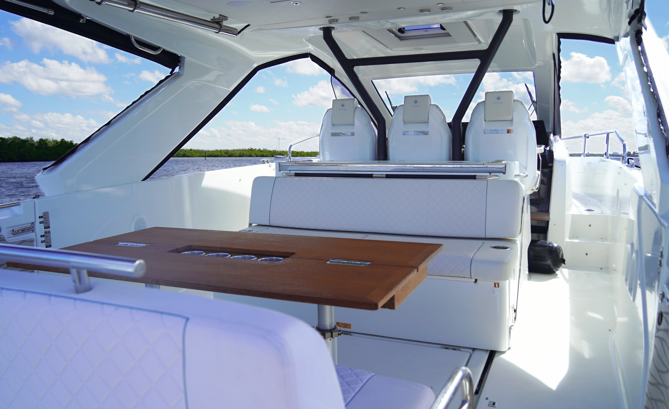 2025 JEANNEAU DB 37 - Image 20