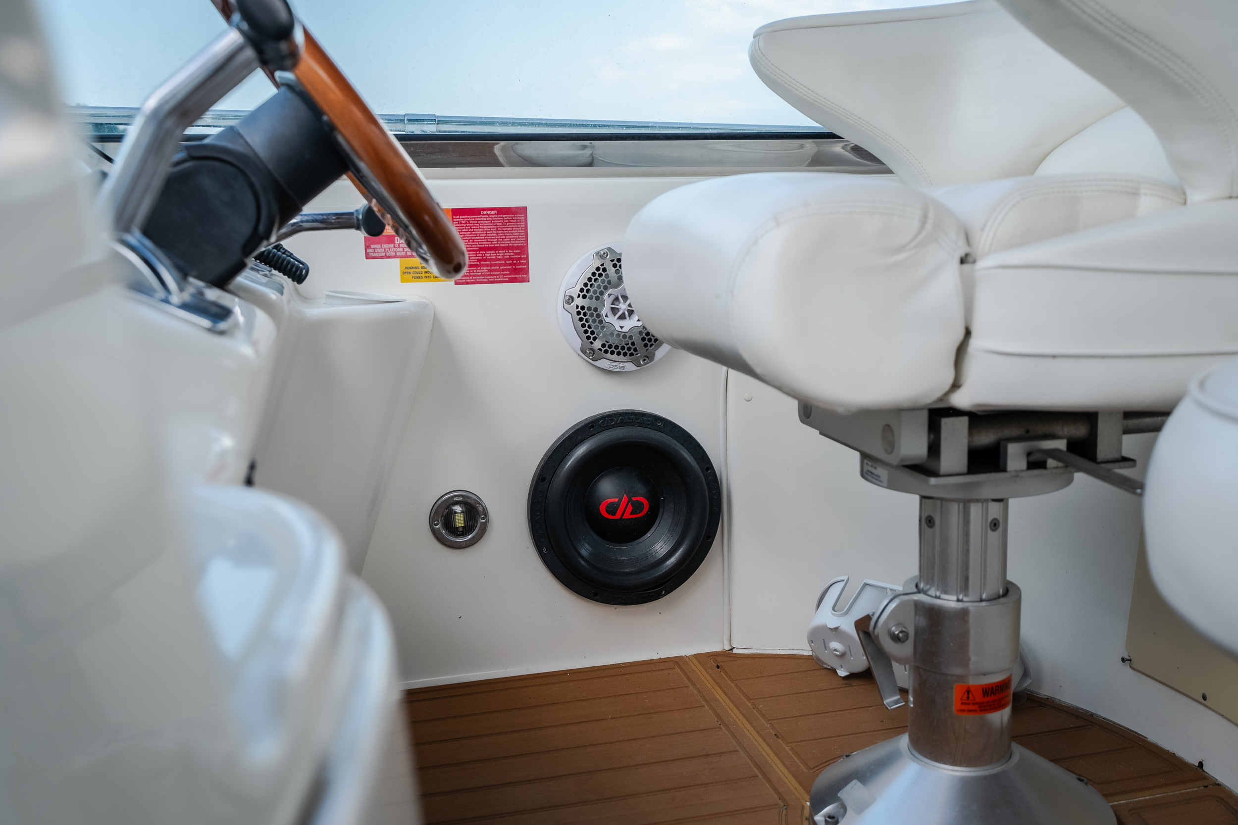 1997 Sea Ray  Sundancer 400 - Image 9