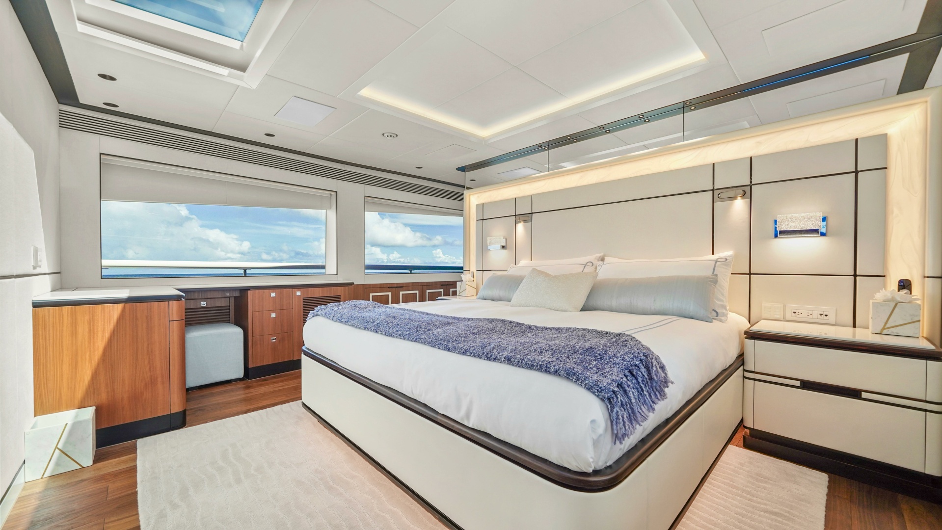 2025 Horizon Raised Pilothouse - Image 18