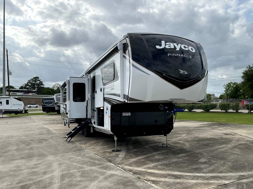 2026 JAYCO PINNACLE 32 RLTS - Image 3