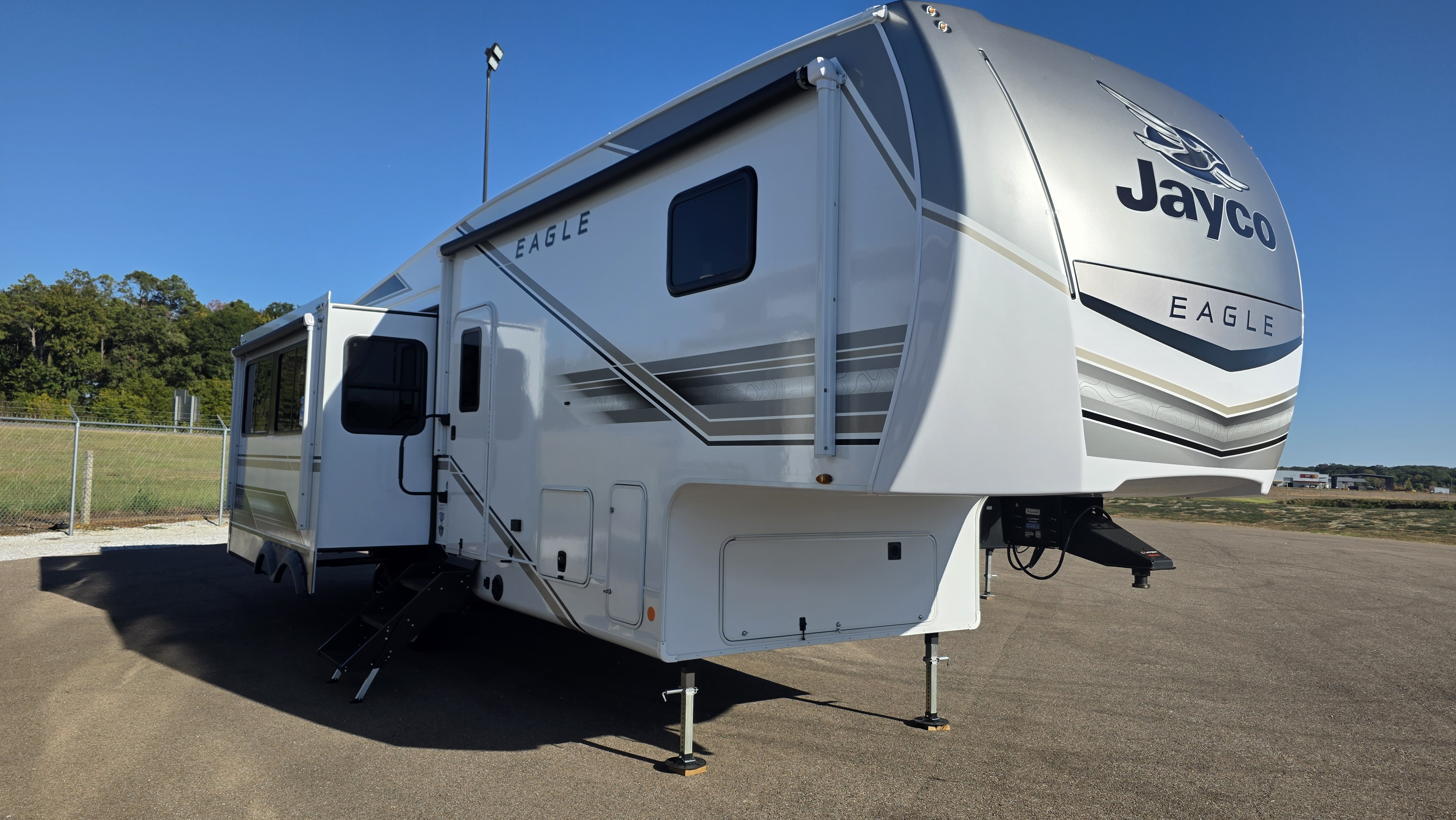 2027 JAYCO EAGLE 29RLC - Image 1