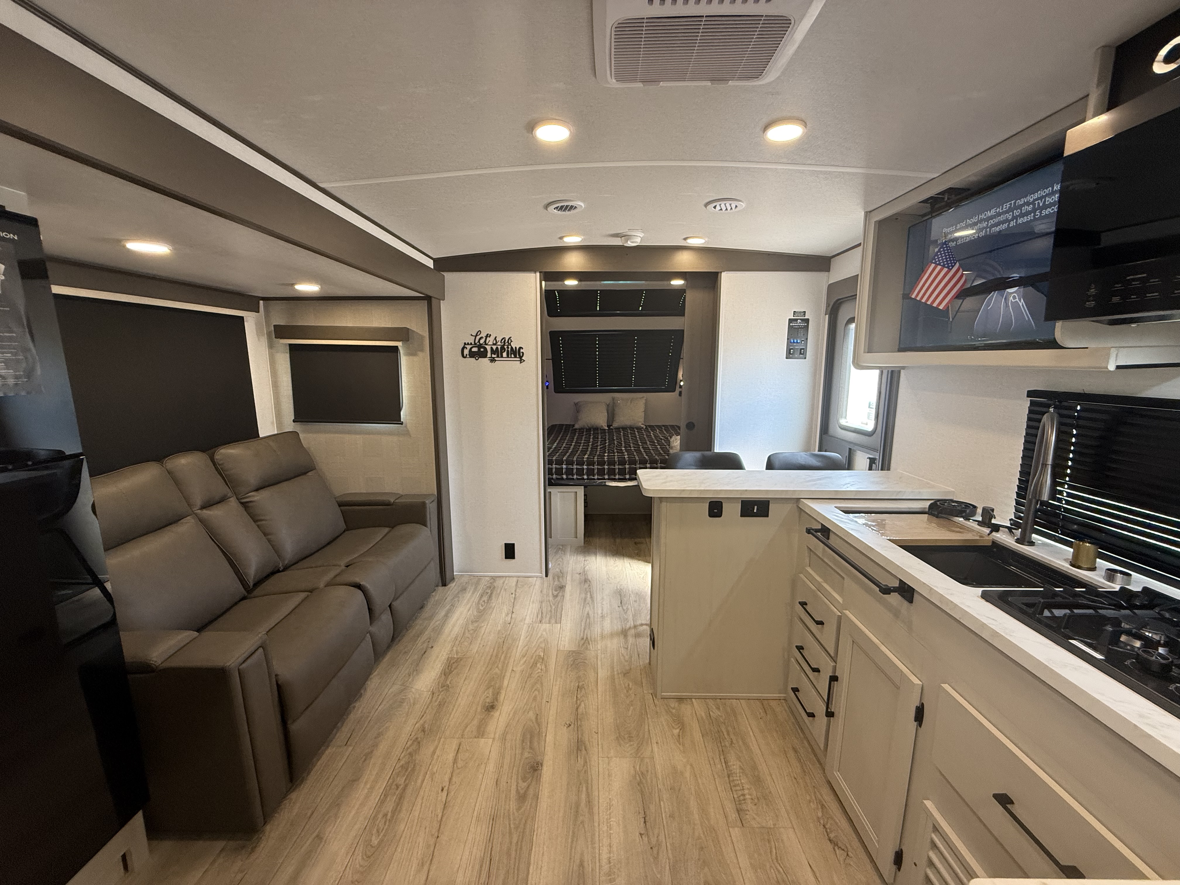 2027 Coachmen American Spirit 2353RB - Image 17