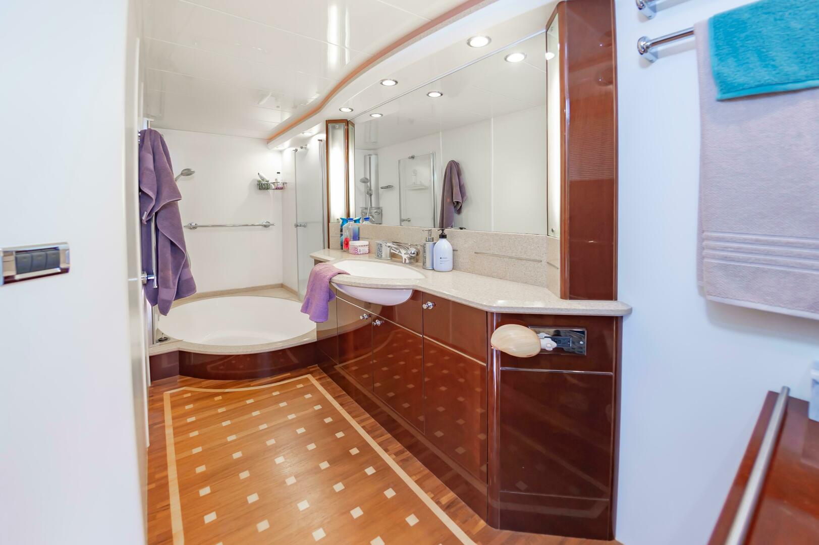 2006 Princess 75 - Image 48