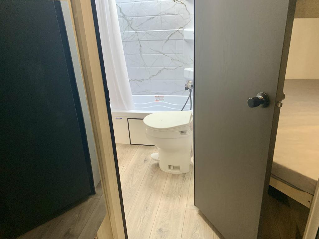 2026 COACHMEN 180DBL - Image 25
