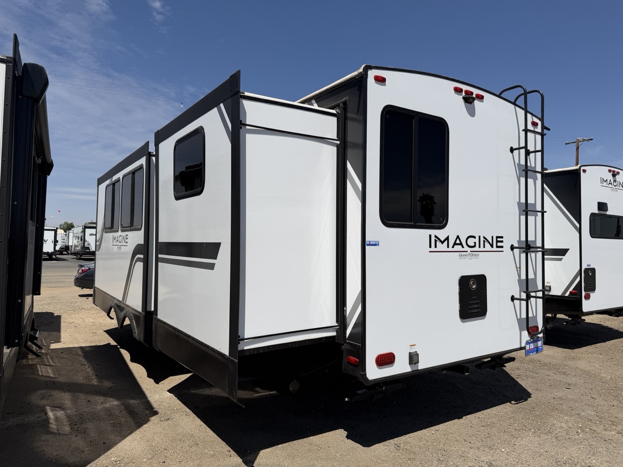 2026 Grand Design Imagine 2810BH - Image 2