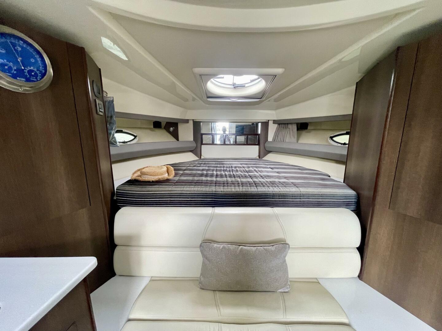 2016 Monterey 335 Sport Yacht - Image 34