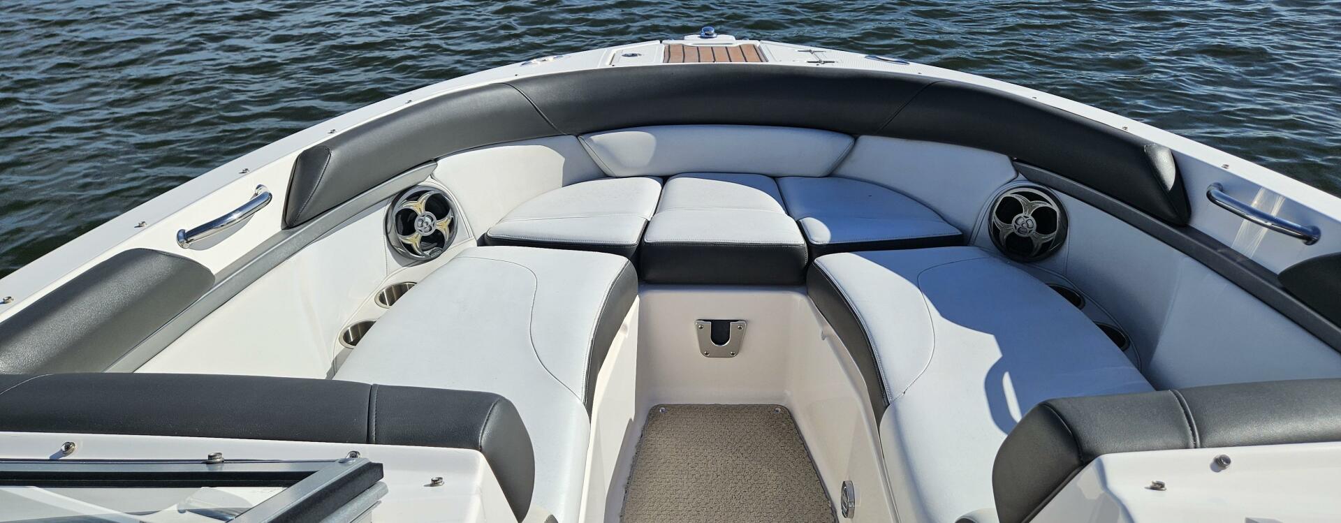 2010 Regal 2700 - Image 3