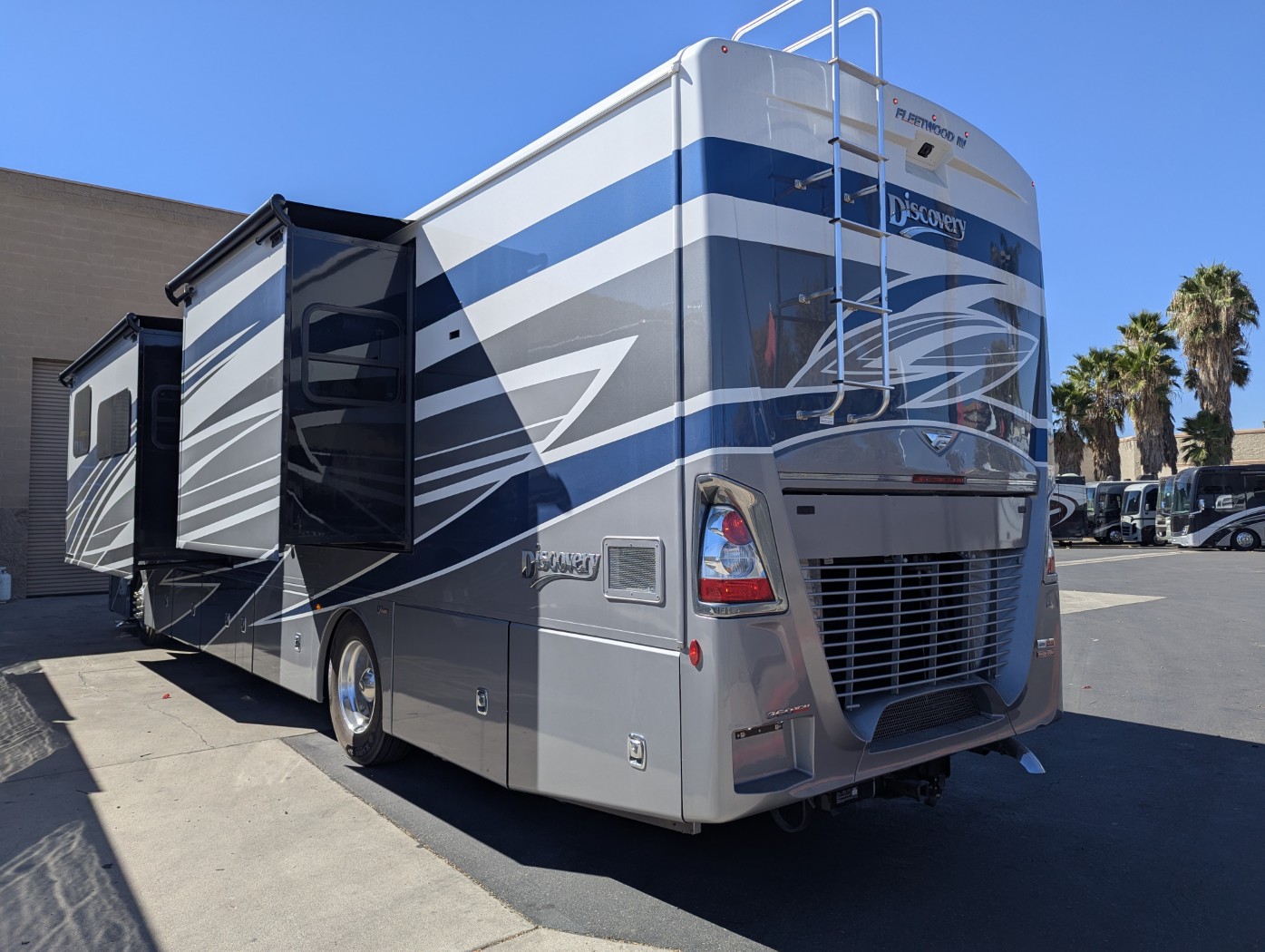 2026 Fleetwood Discovery 38W - Image 3