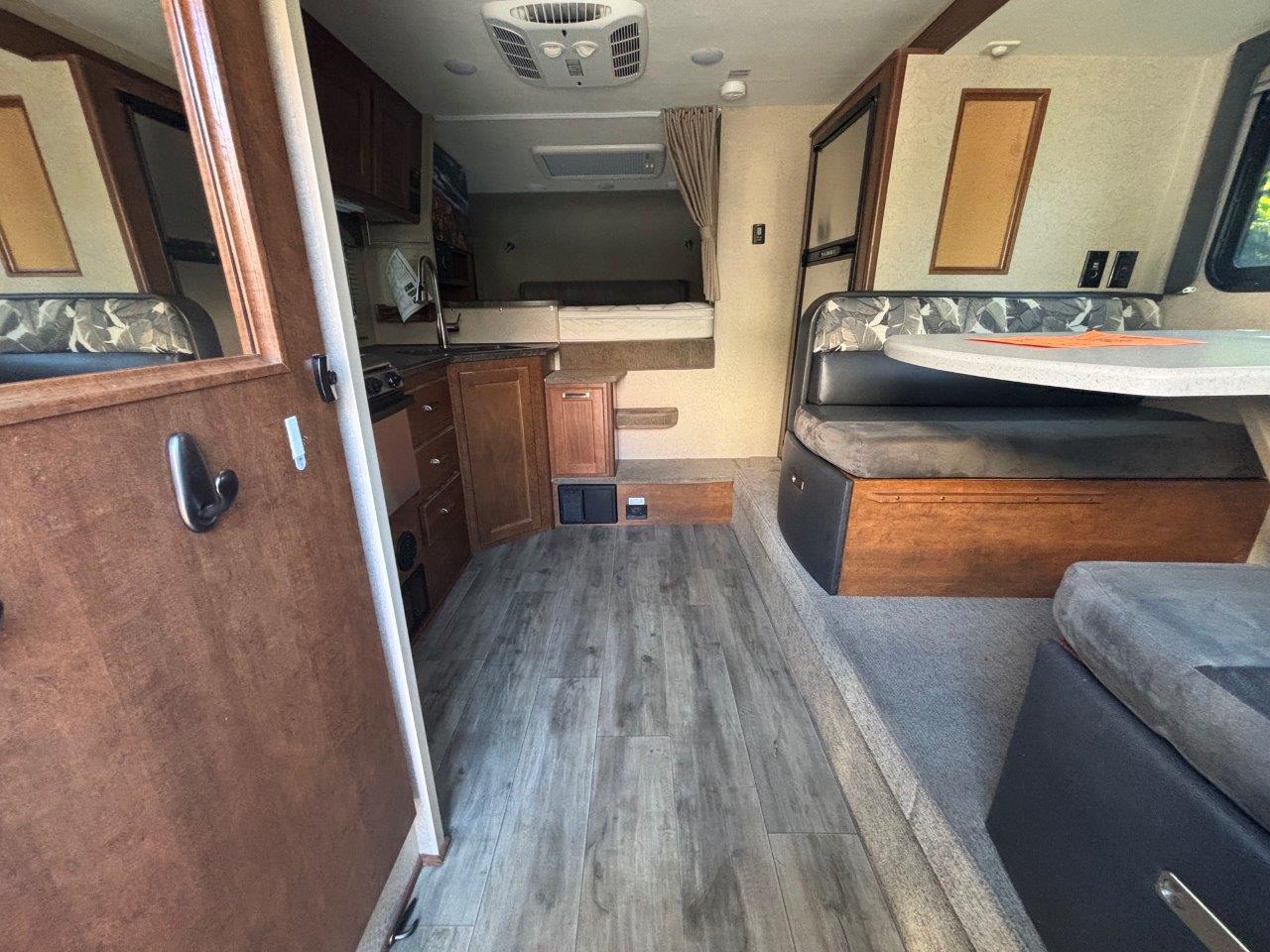 2019 Lance TC Long Bed 995 - Image 4