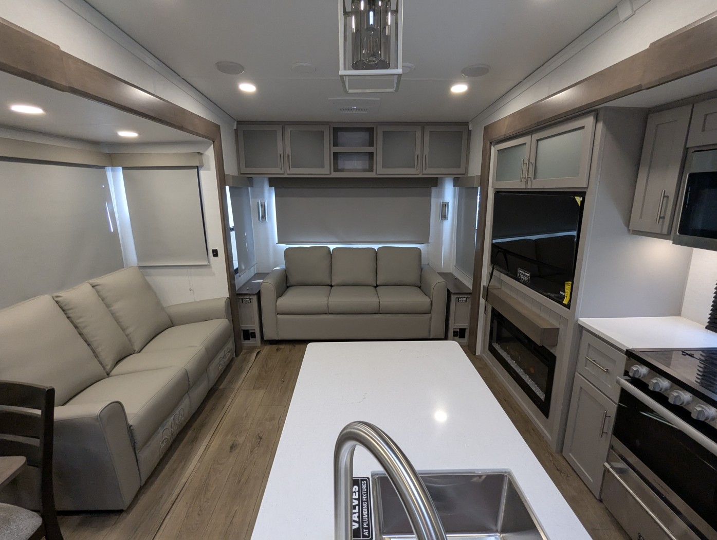 2026 Alliance RV Avenue 39MBR - Image 23