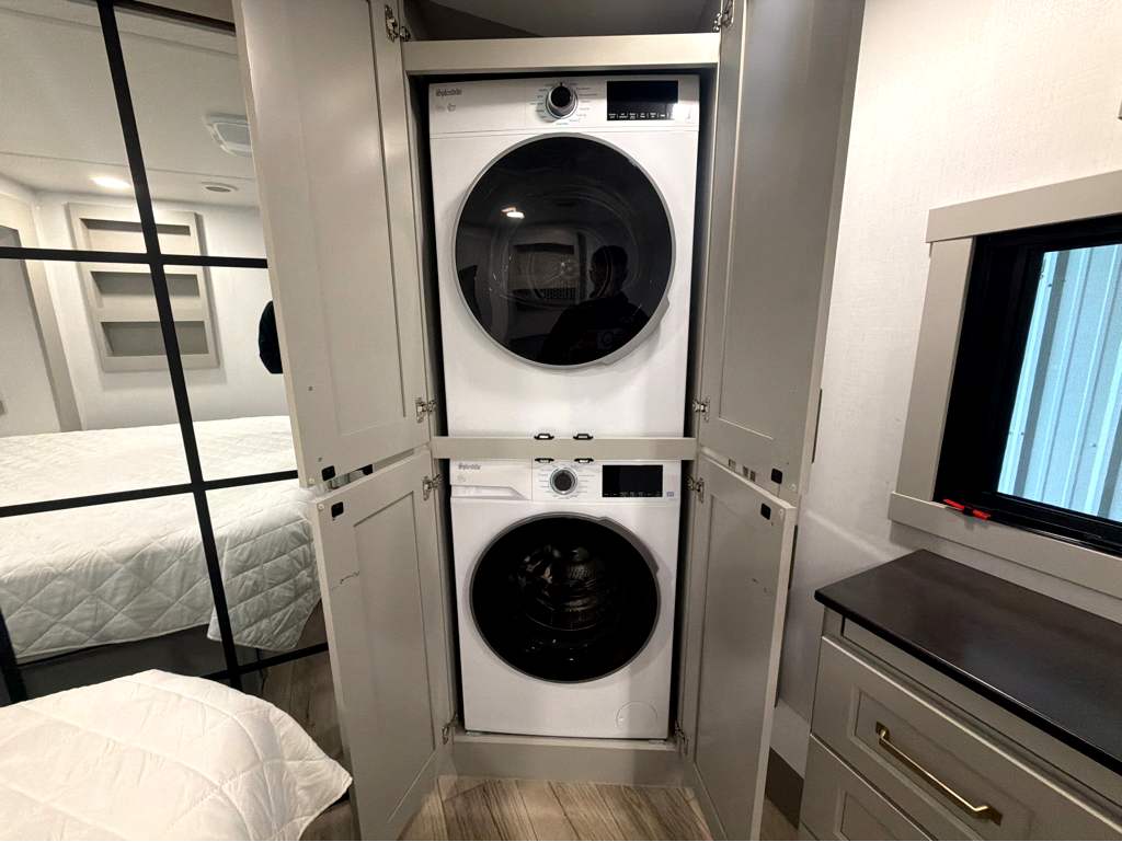 2026 BRINKLEY G 3520 - Image 27