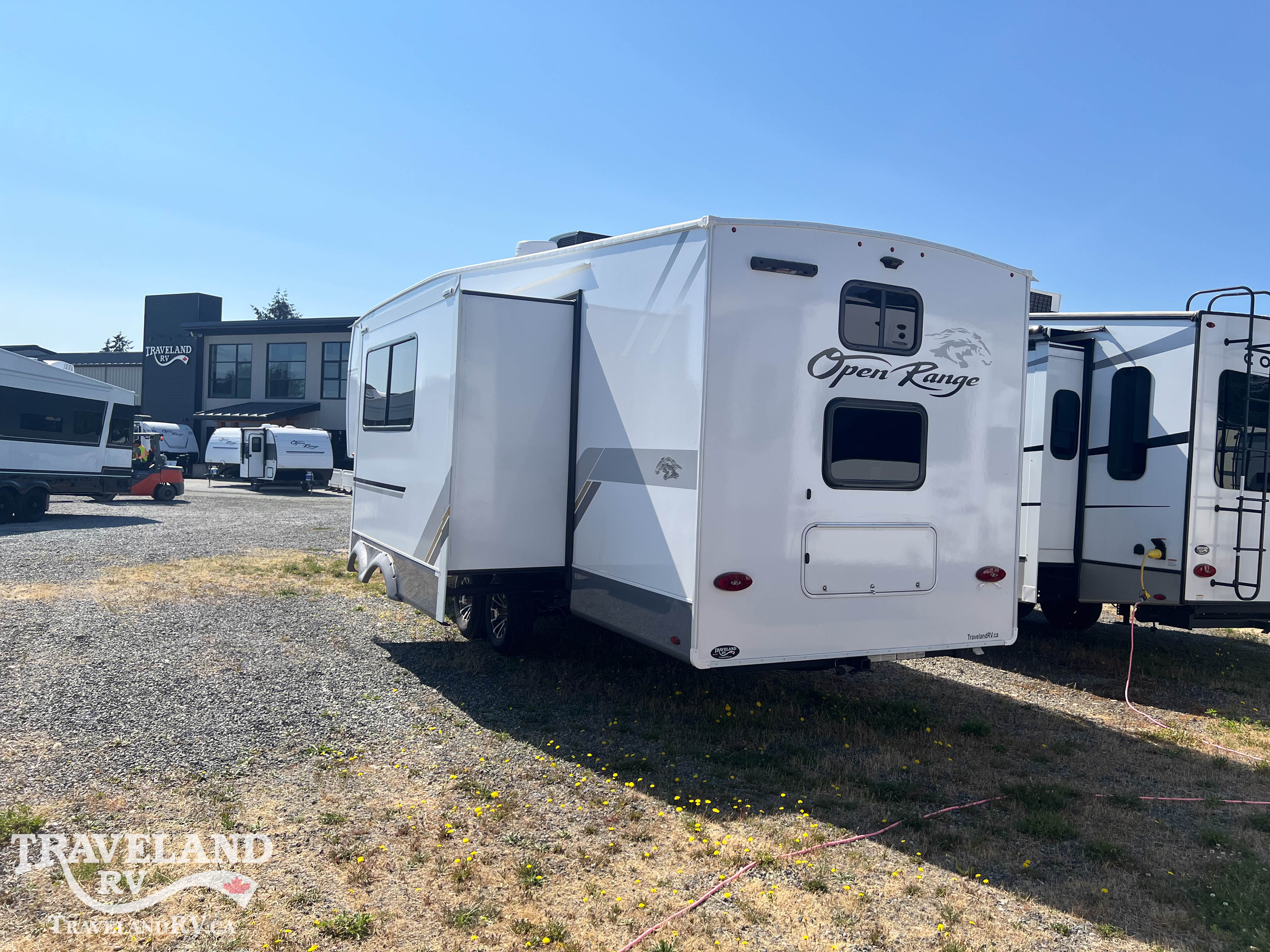 2027 Highland Ridge Roamer Light Duty 28DBSS - Image 7