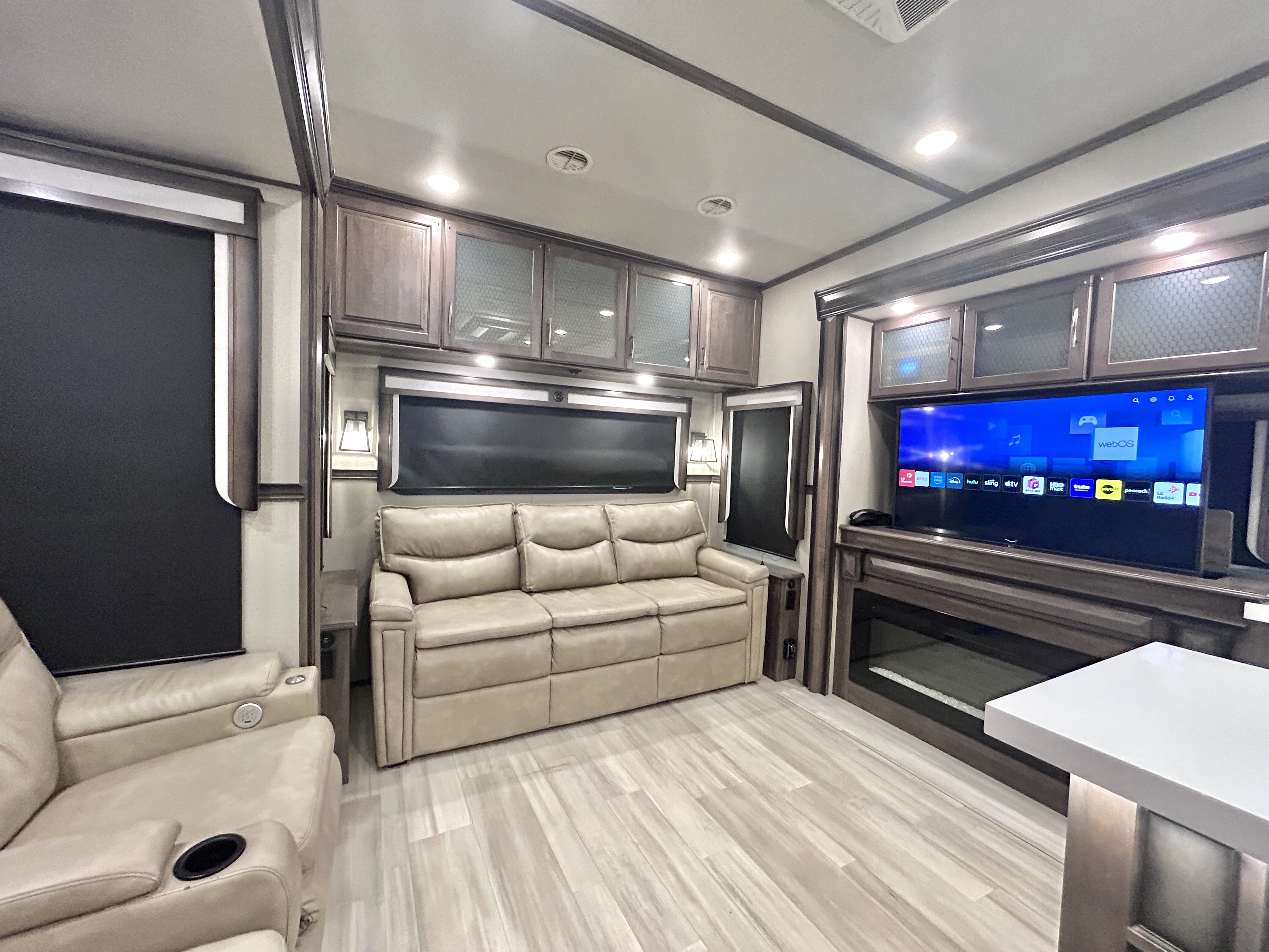 2021 Grand Design 373FB SOLITUDE - Image 14